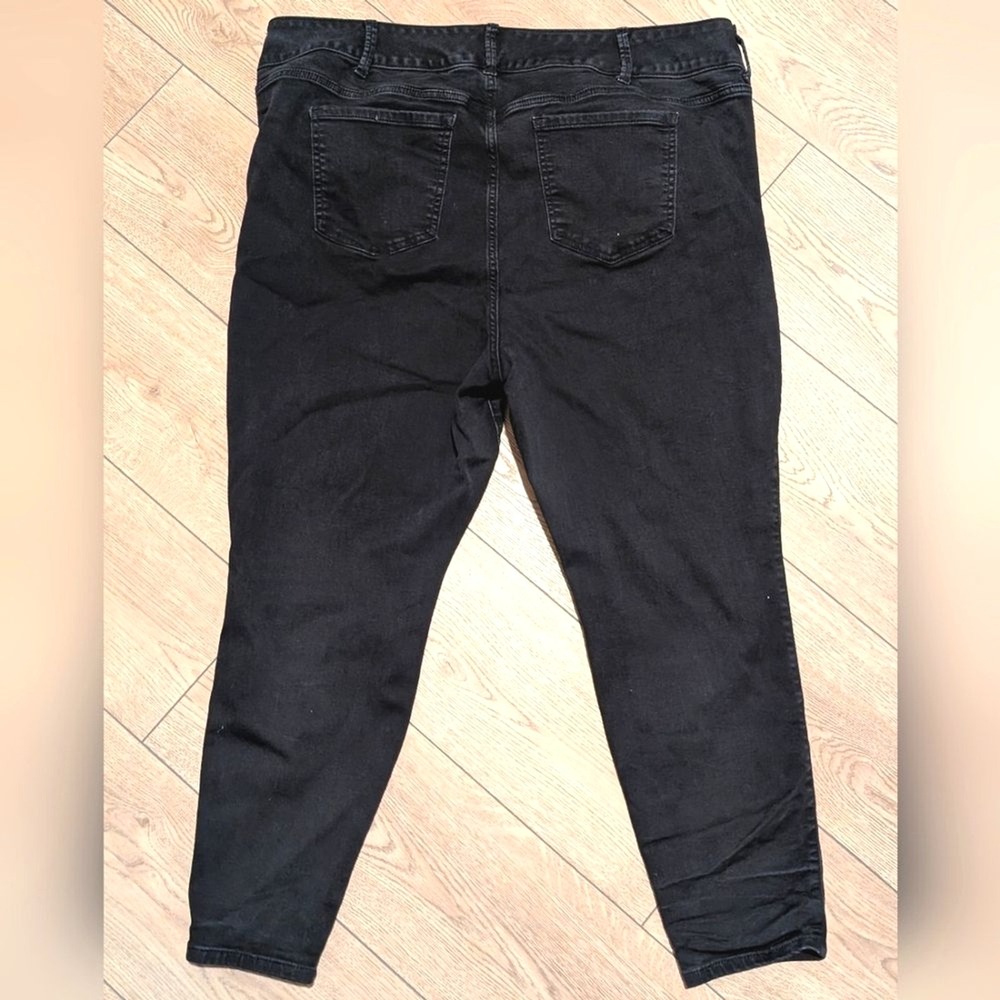 Torrid Jeans Plus 24 3X Black Jegging Skinny Leg Denim Pants Stretchy Super Soft - Picture 4 of 4